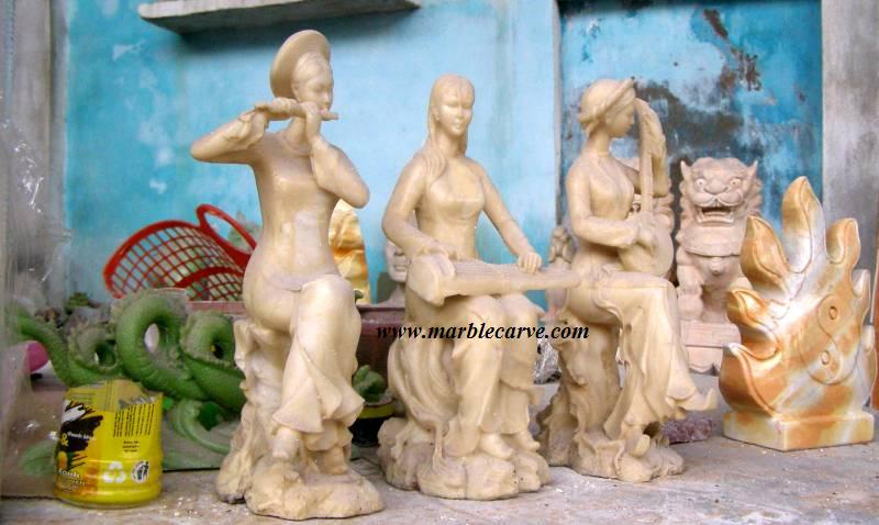 vietnamese girls statue